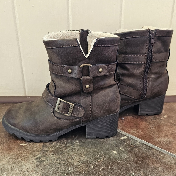 BearPaw Shoes - Bearpaw Boots - Style 1920-Felicity - Size 8.5